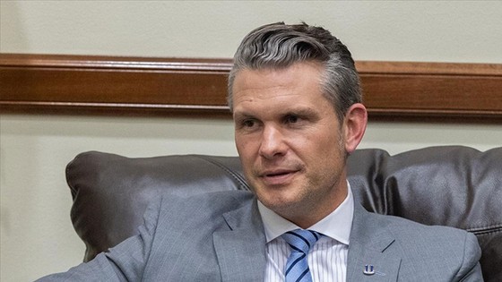 Trump'ın yeni ABD Savunma Bakanı Hegseth, Pentagon'daki mesaisine başladı