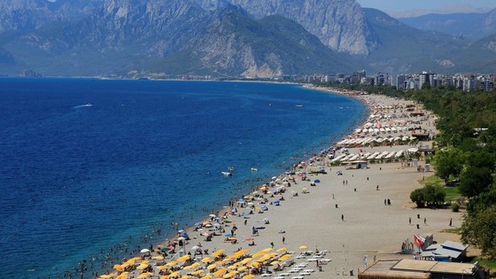 Antalya'da 2025 turizm sezonunda yeni rekor beklentisi