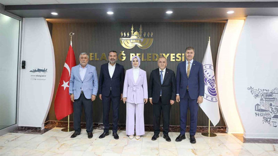 Aile ve Sosyal Hizmetler Bakanı Göktaş, AK Parti İl Başkanlığı ve Elazığ Belediyesi'ni ziyaret etti