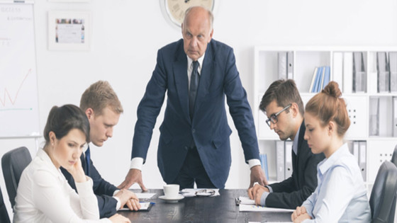 Çuvaldız yöneticiyeyse, iğne çalışana