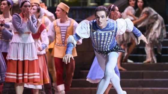 Bolşoy’un 350 kişilik dev kadrosu İstanbul’da ayakta alkışlandı