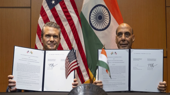 ABD ile Hindistan, 10 yıllık savunma iş birliği anlaşması imzaladı