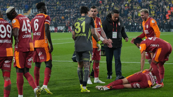 Galatasaraylı Kazımcan Karataş'a çakmak atan taraftar gözaltına alındı