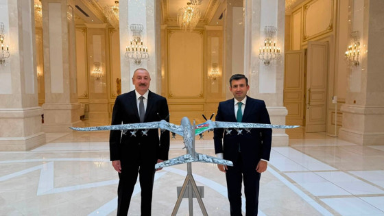 Aliyev, Baykar Yönetim Kurulu Başkanı Bayraktar ile görüştü