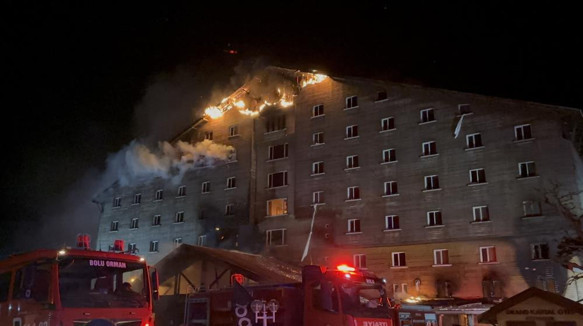 SON DAKİKA: Bolu Kartalkaya Kayak Merkezi'nde otel yangını: 66 kişi öldü, 51 kişi yaralandı (Video) - Resim : 8