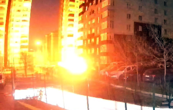SON DAKİKA... Beylikdüzü'nde 14 katlı binada patlama: Ölü ve yaralılar var (Video) - Resim : 5