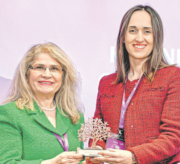 Umudu yükselten kadınlara ödül - Resim : 12