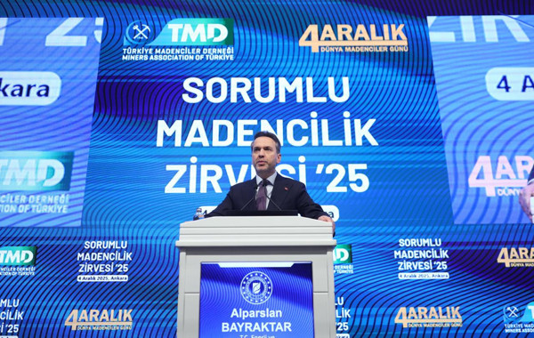Bakan Alparslan Bayraktar Türkiye Madenciler Derneği Zirvesinde “söz verdi” - Resim : 1