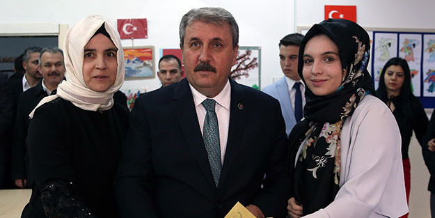 Özgür Demirtaş'tan Mustafa Destici'ye tepki: Vatandaşlığı iptal edilsin - Resim : 1