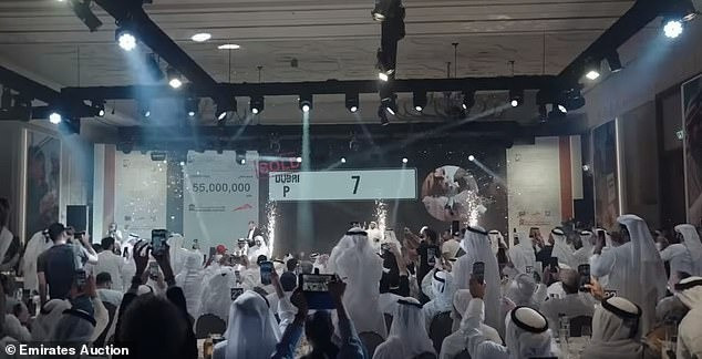 Lüks ev ve arabadan daha pahalı! Bir ‘harf’ servet değerinde bedelle müzayedeye çıkıyor - Resim : 3