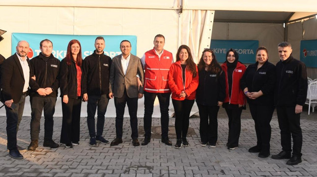 Türkiye Sigorta, deprem bölgesinde 'Kardeşlik Sofraları' kurdu - Resim : 1