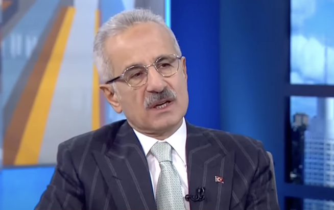 Bakan Uraloğlu'ndan toplu ulaşıma zam açıklaması: UKOME'de belediyenin önerisini yüksek bulduk - Resim : 1