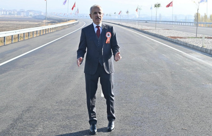 Bakan Uraloğlu duyurdu: Otoyol ödemeleri artık e-Devlet'ten yapılabilecek - Resim : 1