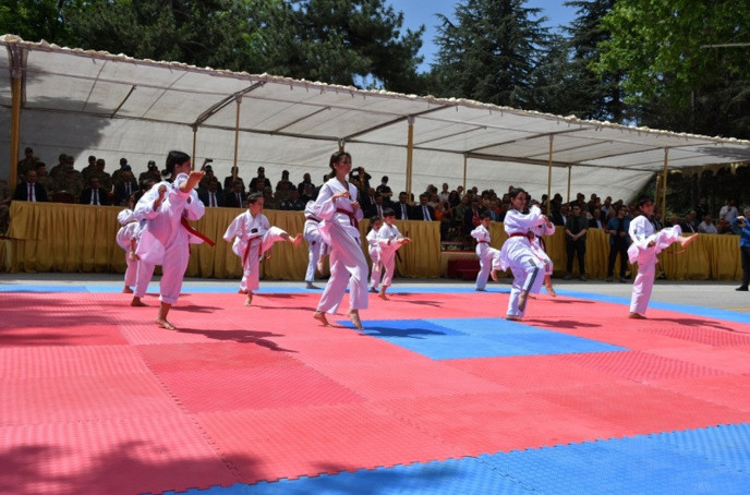 104. yılında 19 Mayıs coşkusu - Resim : 4
