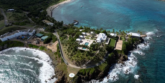 Epstein'ın kabus adasından ilk fotoğraflar ve görüntüler yayınlandı (Video) - Resim : 10
