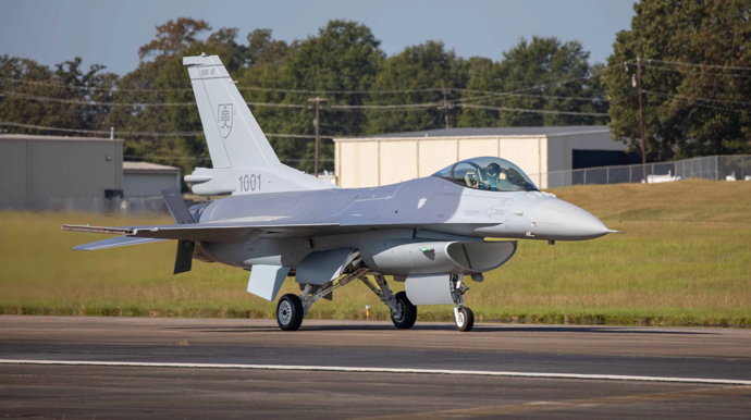 Tayvan F-16 Block 70 savaş uçağını teslim alacak - Resim : 1