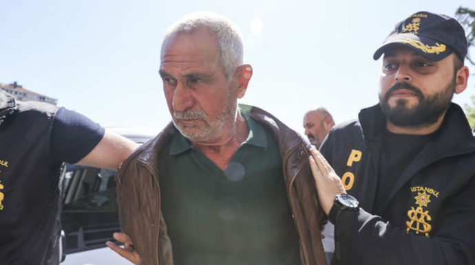 Özgür Özel'e saldıran Selçuk Tengioğlu'nun kızı: Ölmesi için dua ediyoruz - Resim : 1