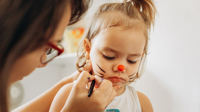 Sağlık Bakanlığı'ndan kozmetik uyarısı: Çocuklarda kullanılan yüz boyaları son derece tehlikeli! - Resim : 1