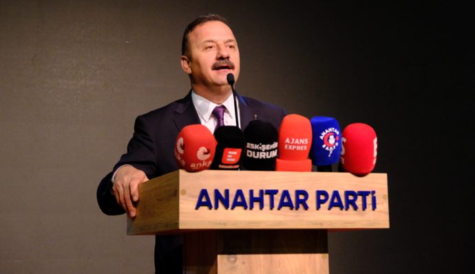 Muhalefetten diploma iptaline tepki: Kaosa sürüklenmemize yönelik açık bir davetiyedir - Resim : 12