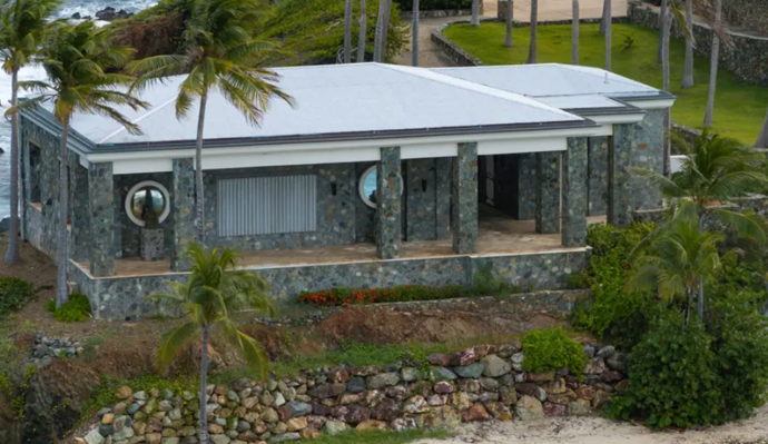 Epstein'ın kabus adasından ilk fotoğraflar ve görüntüler yayınlandı (Video) - Resim : 8