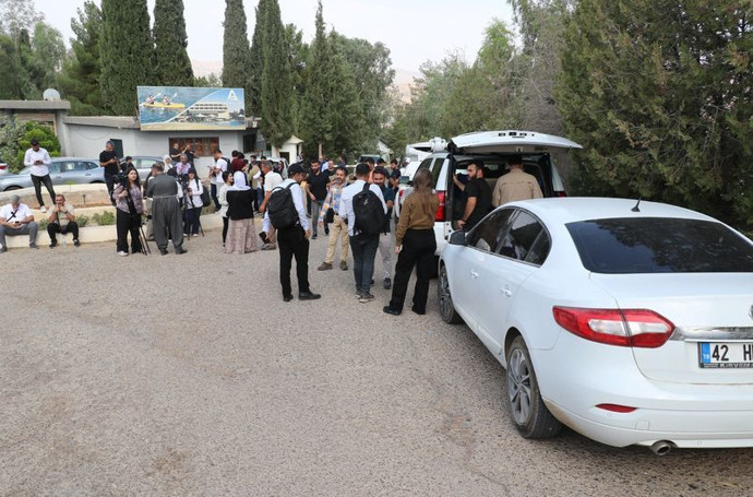 SON DAKİKA... Tarihi gün: Terör örgütü PKK'lı ilk grup silah bıraktı, ilk açıklama geldi! İşte ilk görüntüler - Resim : 2