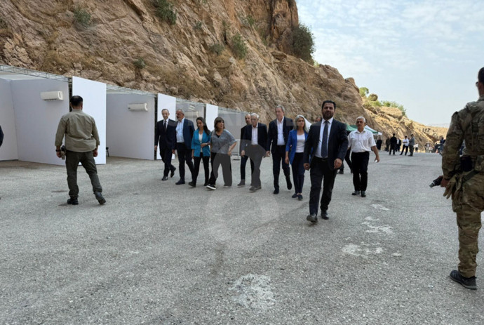SON DAKİKA... Tarihi gün: Terör örgütü PKK'lı ilk grup silah bıraktı, ilk açıklama geldi! İşte ilk görüntüler - Resim : 17