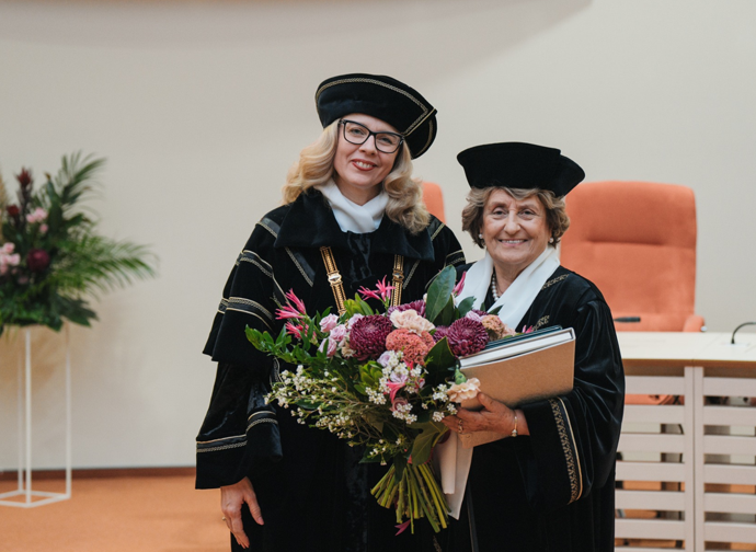 Prof. Dr. Gülsün Sağlamer’e Litvanya’da Fahri Doktora unvanı verildi - Resim : 1