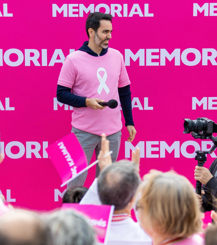 Meme kanseri farkındalığı için binlerce adım: Caddebostan’da pembe yürüyüş - Resim : 1