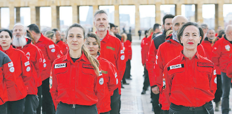 Kadınlar üretiyor, kurtarıyor, inşa ediyor! - Resim : 4