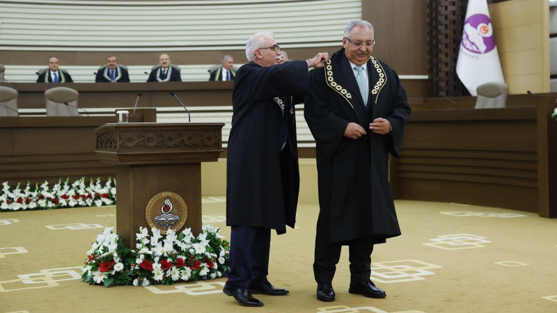 AYM Başkanı Özkaya'dan hakim ve savcılara: Muhatabınız kendi yakınınız olsa dahi adaletle hükmedin - Resim : 1