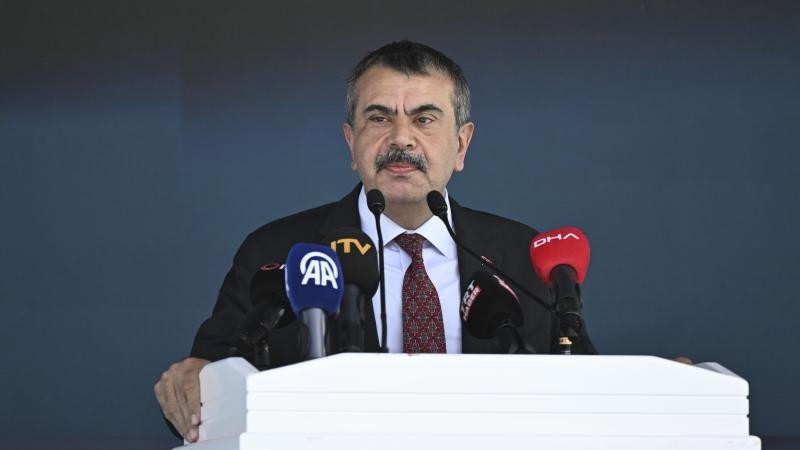 LGS'de 36 birinci tek okuldan çıktı! İYİ Partili Çömez aynı isimli 3 okulu işaret etti: Bunu izah edebilir misiniz? - Resim : 1