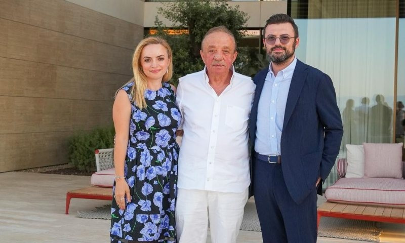Cennet Koyu’na 5 arkadaş ‘ev’ niyetiyle girdi, Bvlgari ‘sen varsan’ şartıyla yerleşti - Resim : 1