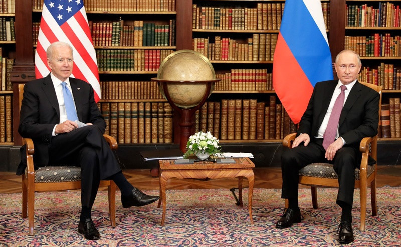 Biden ile Putin ilk kez yüz yüze görüştü - Resim : 1