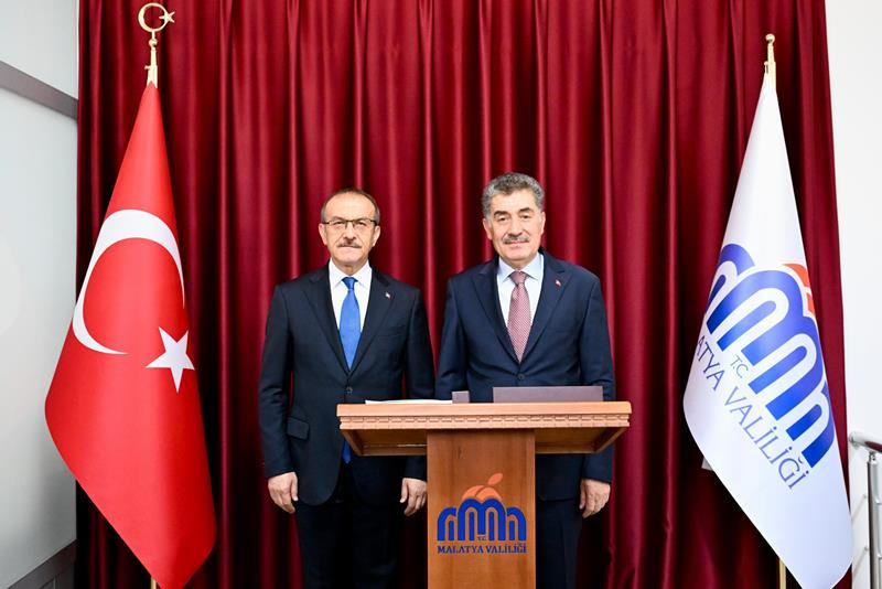 Hazine ve Maliye Bakan Yardımcısı Cantimur: Deprem bölgesinde vergi mükellefleri için gereken adımlar atılacak - Resim : 2