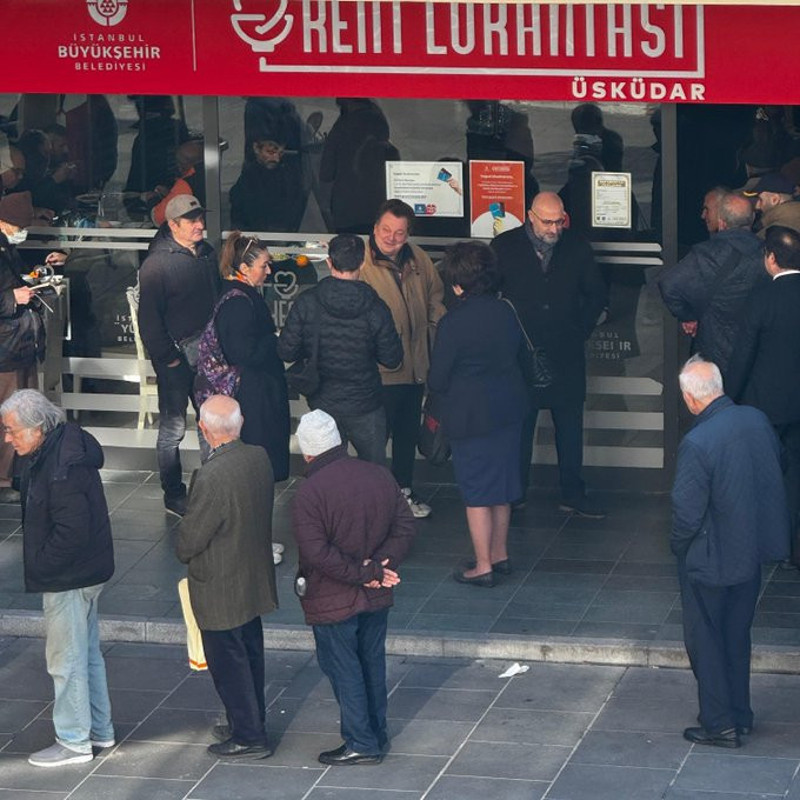 Vedat Milor, Kent Lokantası’nda yemek yedi - Resim : 1