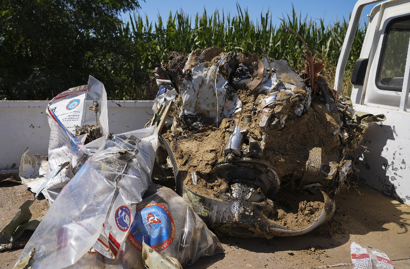 İzmir'de eğitim uçağı düştü: Pilot hayatını kaybetti - Resim : 2