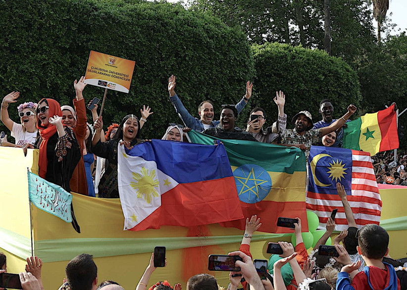 Adana’da çok renkli bir şölen: Portakal Çiçeği Karnavalı - Resim : 3