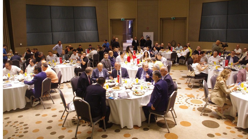 Adana iş dünyası Ekonomi yazarları ile buluştu - Resim : 1