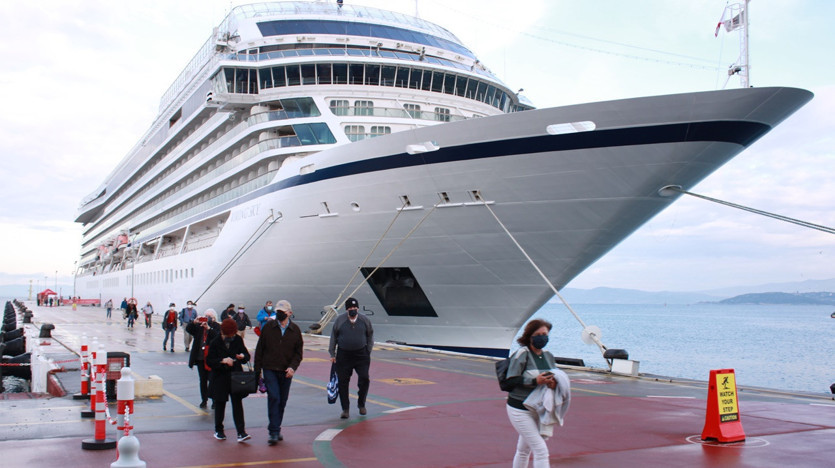 Kuşadası, yılın son kruvaziyerini ağırladı - Resim : 1