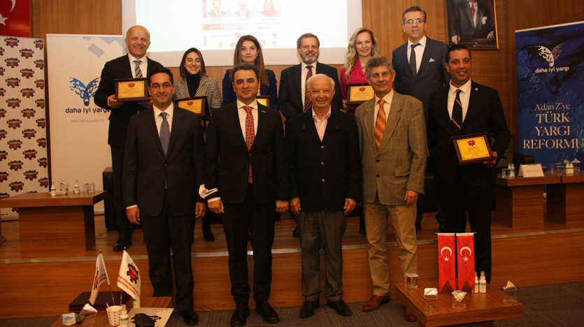 Ekonomi ve Hukuk Buluşmaları: Bursa | “İş dünyası kendini hukukun koruma şemsiyesi altına almalı” - Resim : 1