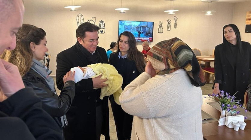 Depremzedelere konteyner şubelerde hizmet - Resim : 2