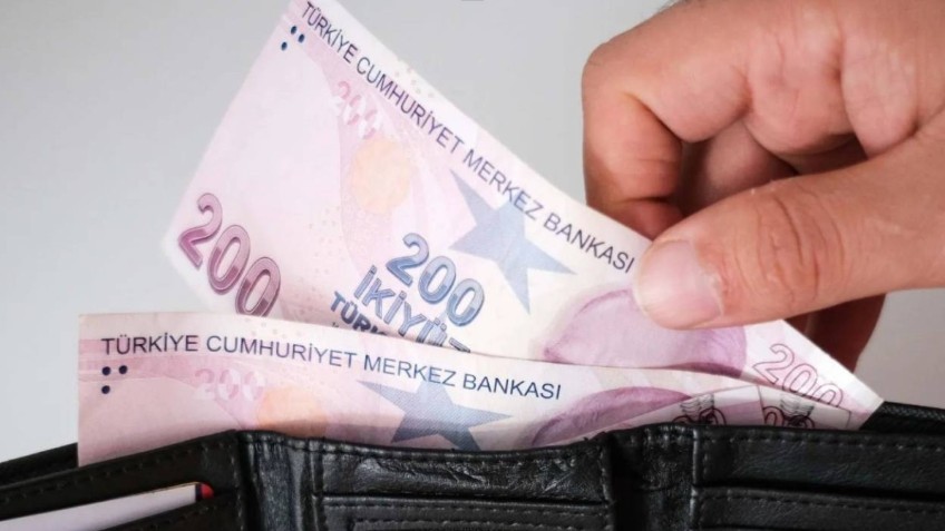 KUR FARKI MAAŞI ERİTTİ
