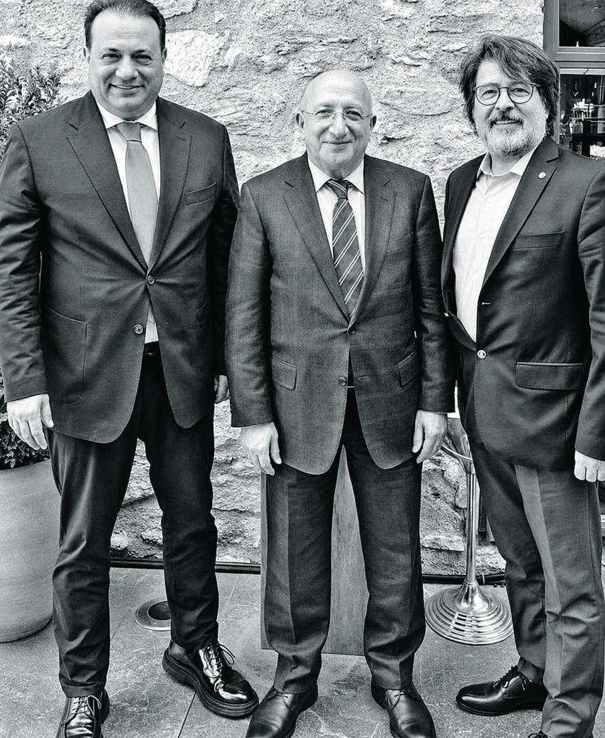TGSD Müşterek Toygar Başkanları Narbay (solda) ve Ümit Özüren, hazır giyim sektörünün rekabet gücünü yeniden artırmak için özel teşvik yerine "yeniden sanayileşme" odaklı bütüncül ekonomi ve sanayi politikası çağrısında bulundu.