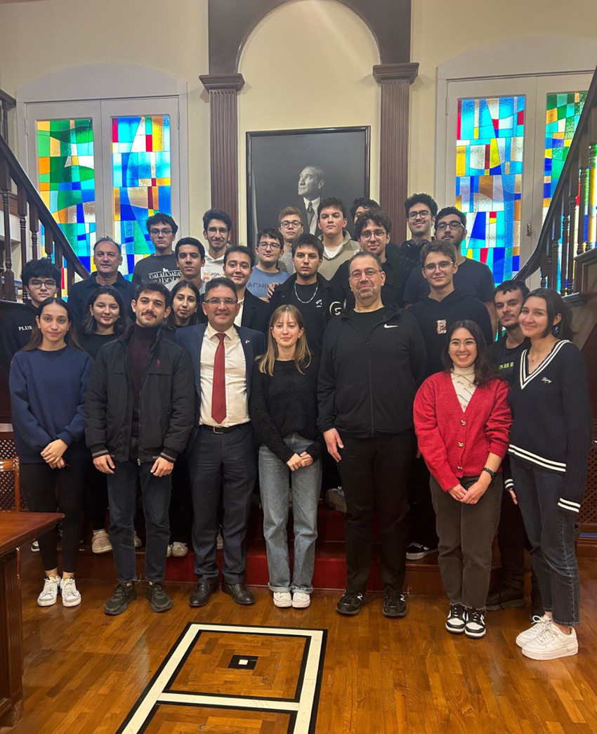 Daron Acemoğlu, Nobel Ödülü’nü aldıktan sonra ilk kez Türkiye’ye geldi - Resim : 1