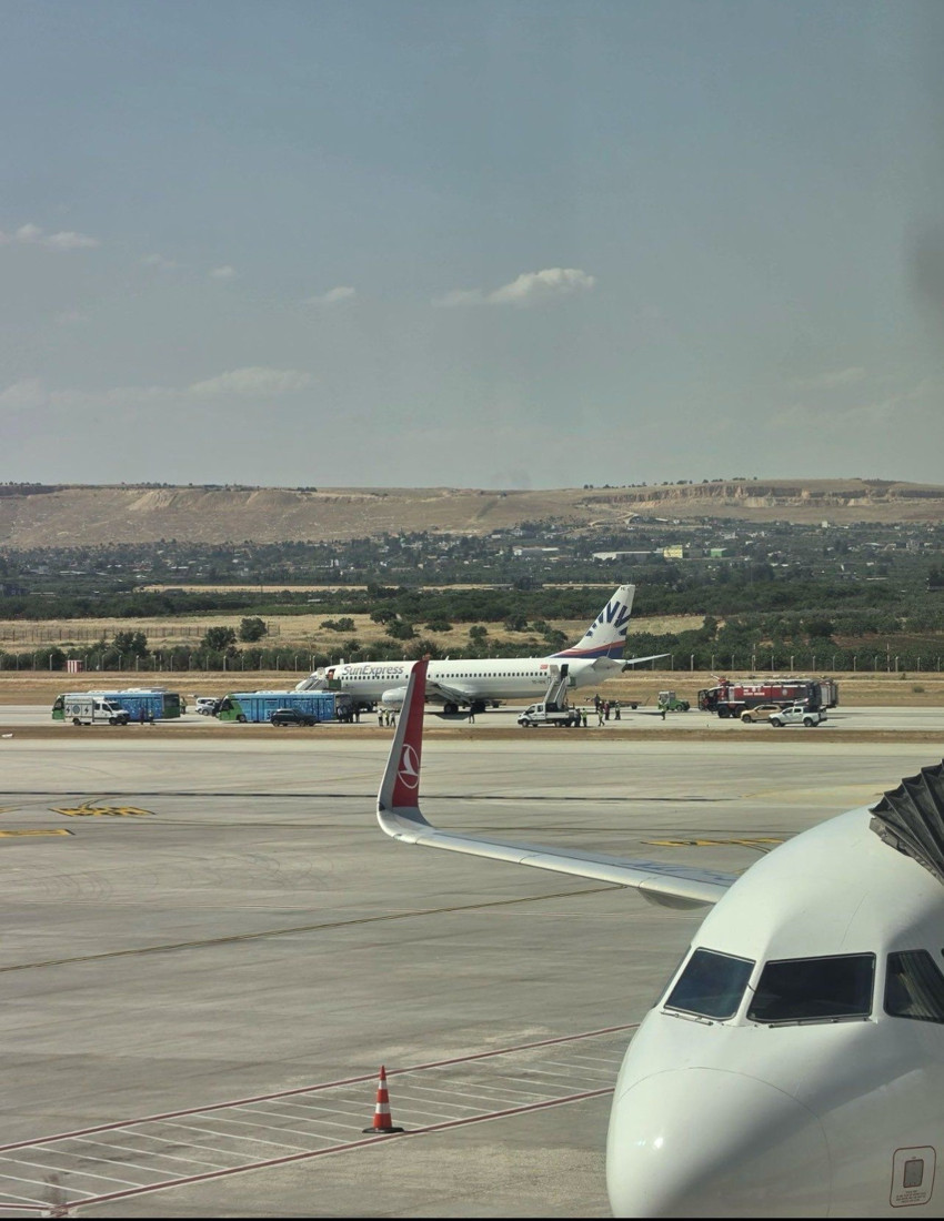 İniş takımı arızalanan SunExpress uçağı paniğe neden oldu - Resim : 1