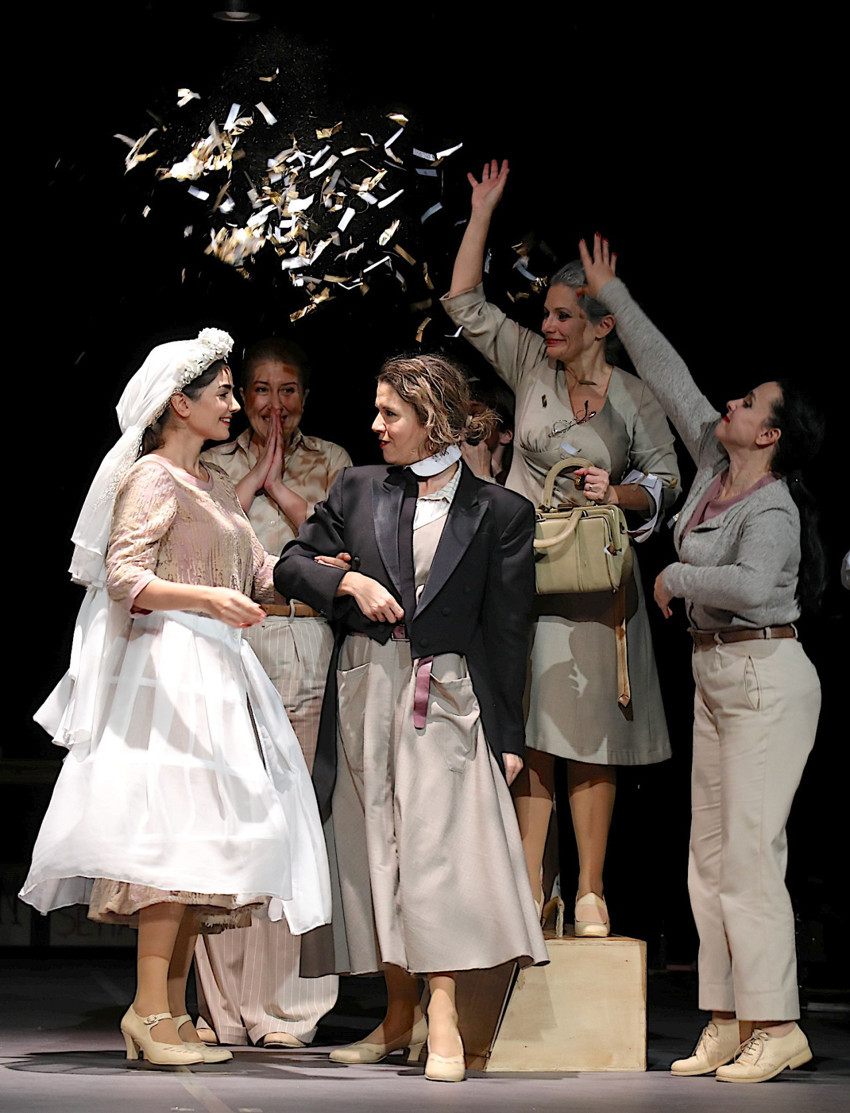 İBB Şehir Tiyatroları, bu ay 33 oyunla perde açıyor - Resim : 2