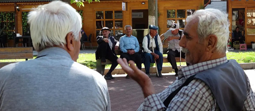 Milyonlarca çalışanı ilgilendiriyor! Tamamlayıcı Emeklilik Sistemi nedir, riski var mı? - Resim : 1