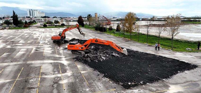 Kocaeli’nin Yeni Sosyal Yaşam Merkezi için ilk kepçe vuruldu - Resim : 1