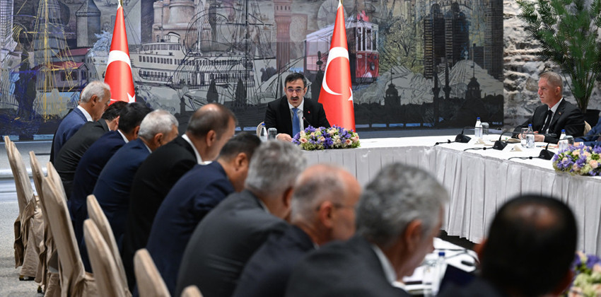 Yılmaz, iş dünyası temsilcileriyle buluştu, OVP hedeflerini anlattı - Resim : 1