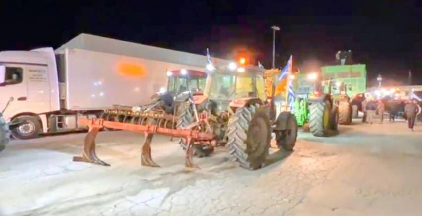 Yunanistan'daki çiftçi eylemi Türkiye sınırını kilitledi: TIR'lara 24 saat yasak, küçük araçlara sınırlı geçiş (Video) - Resim : 2